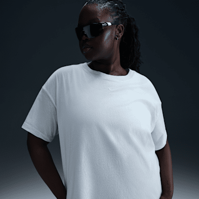 Nike Sportswear Essential Women's T-Shirt (Plus Size). Nike.com